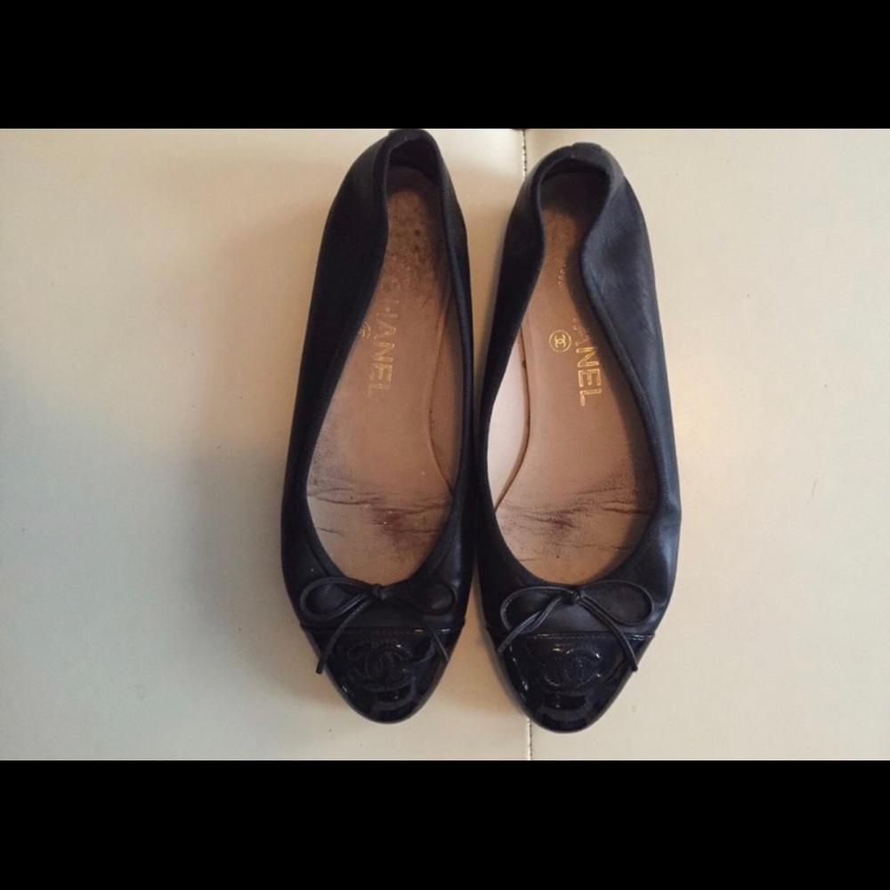 Authentic Chanel Ballet Flats ( Saks Fifth Avenue)